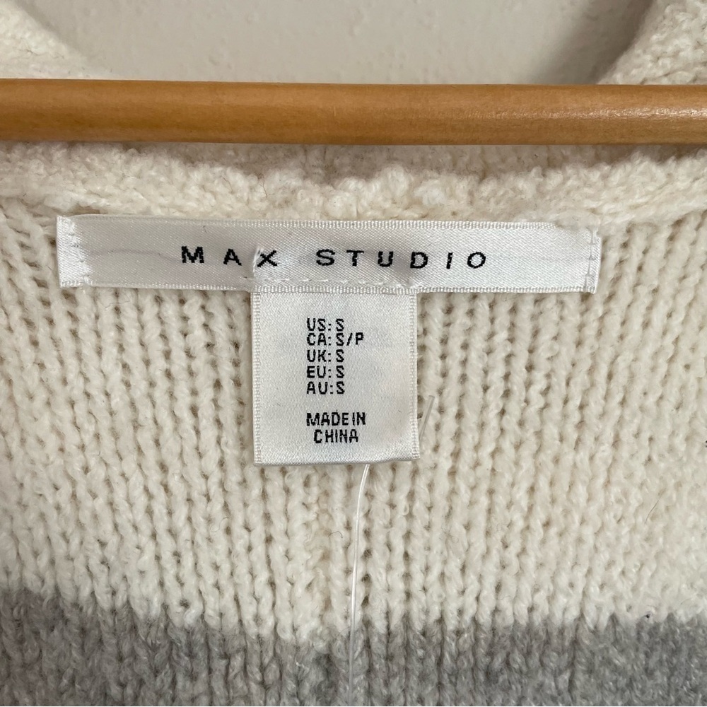 Max Studio | Cozy Fall Hooded Wool Blend Sleeveless Sweater - Picture 6 of 9